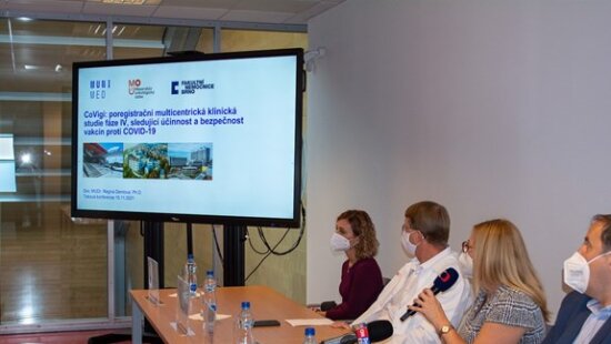 Účinnost vakcín proti COVID-19 prokázána i u onkologických pacientů